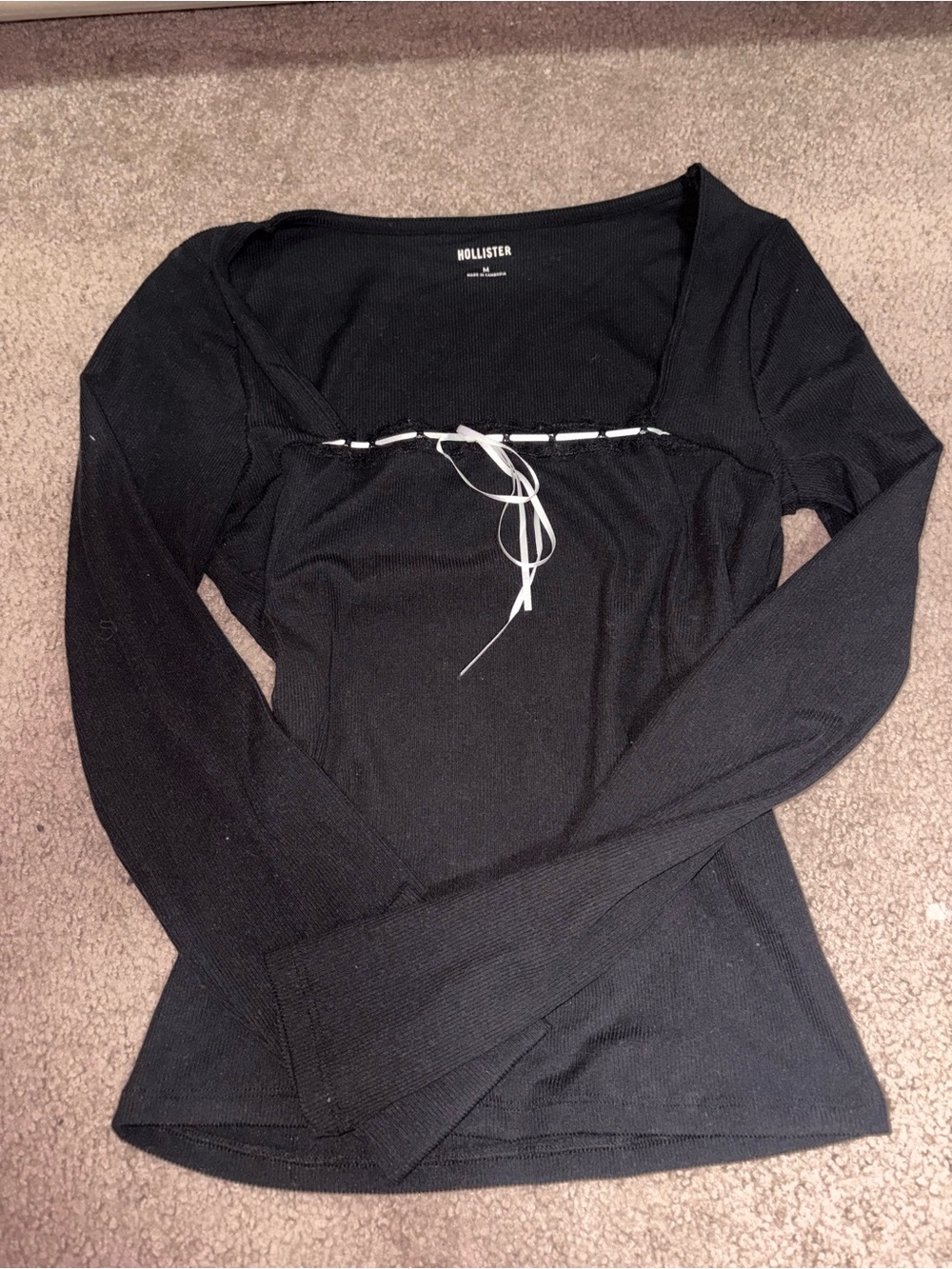 Hollister top
